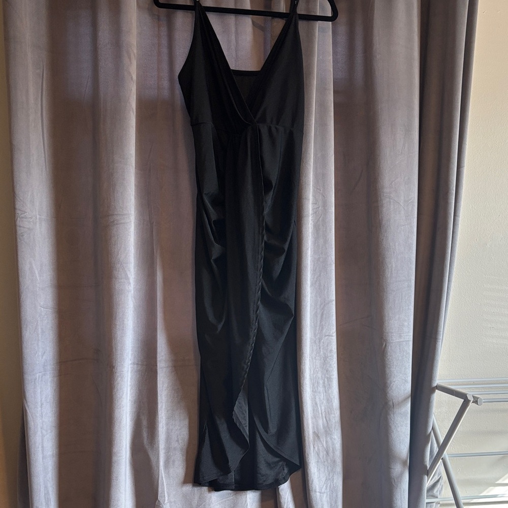 Elegant Black Sleeveless Dress